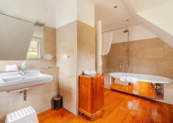 Johanna فيلة باد هيرنالب